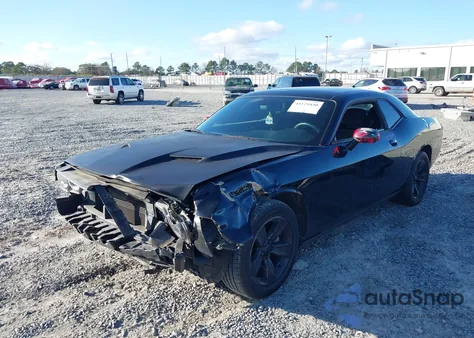 2016 Dodge Challenger Sxt z USA, uszkodzony, nr VIN 2C3CDZAG3GH124792